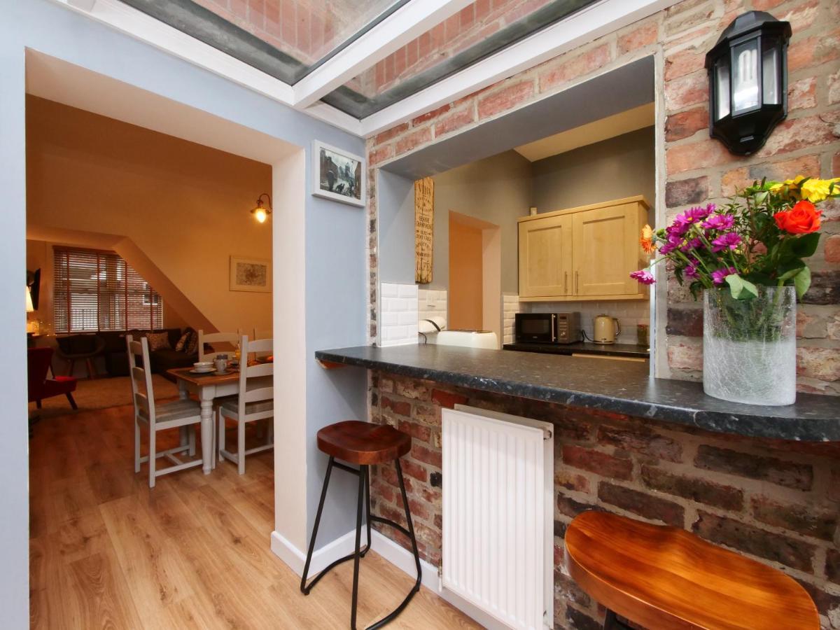The River Walk House ยอร์ค ภายนอก รูปภาพ